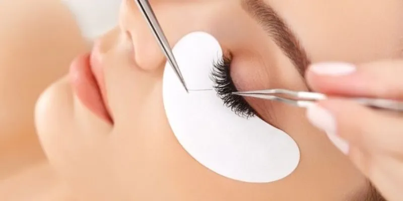 NỐI MI HOA HỒNG ĐEN: Kiến thức về thẩm mỹ làm đẹp mới